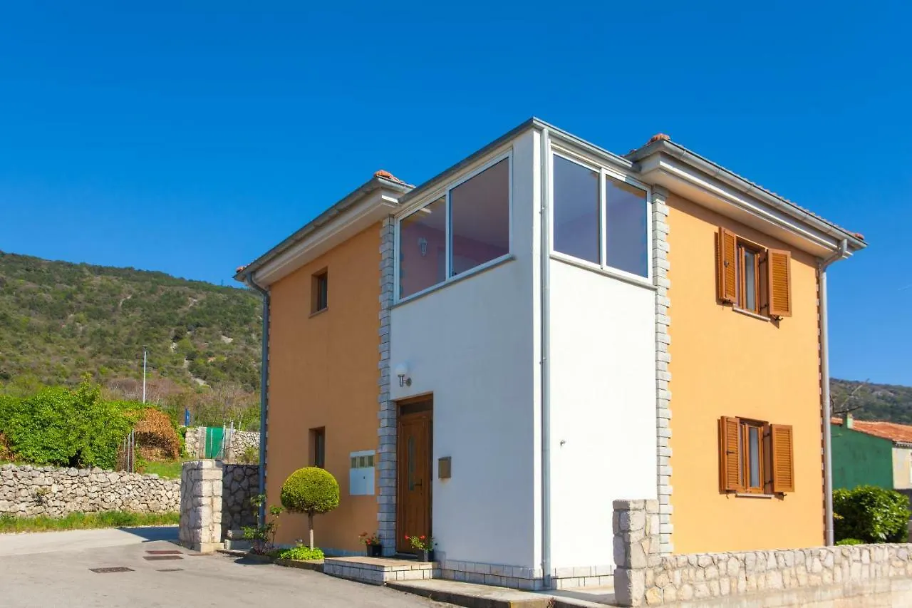 Apartman Madlen Cres Appartamento