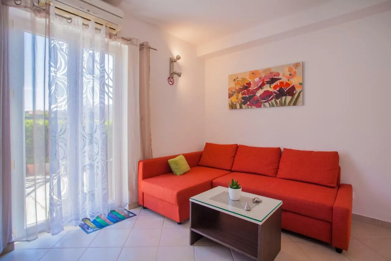Apartman Madlen Cres Appartamento